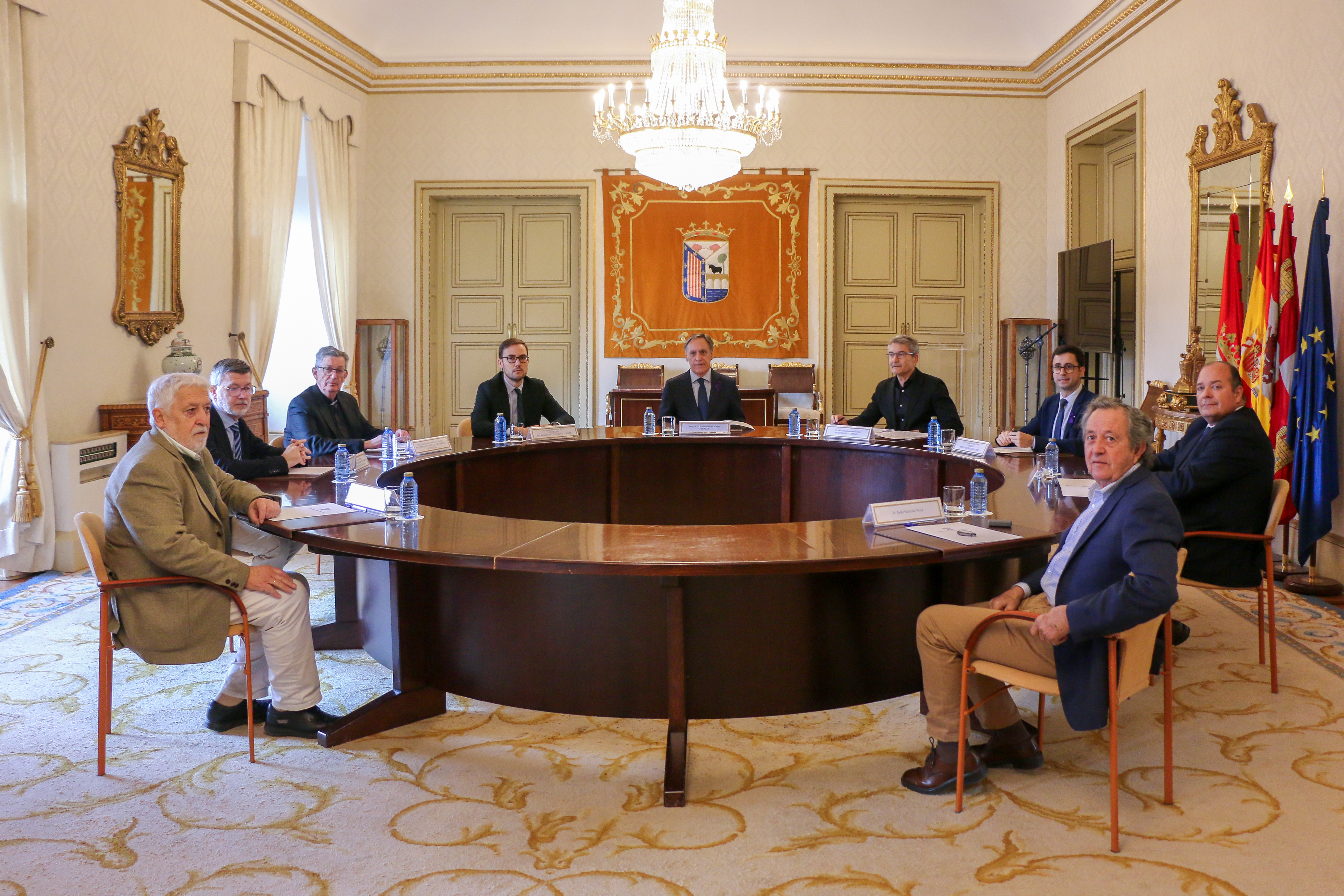 Reunión del Jurado de Honores y Distinciones esta mañana en el Ayuntamiento de Salamanca. 
