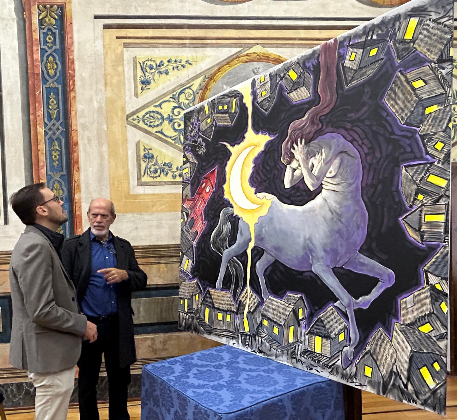 El artista peruano Gino Ceccarelli dona al Ayuntamiento la pintura 'El castigo de la Runamula'.