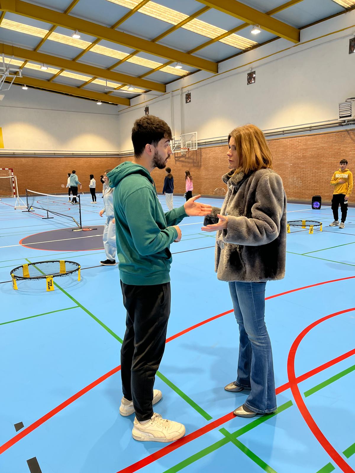 La concejala de Deportes, Almudena Parres, en el pabellón de La Salud