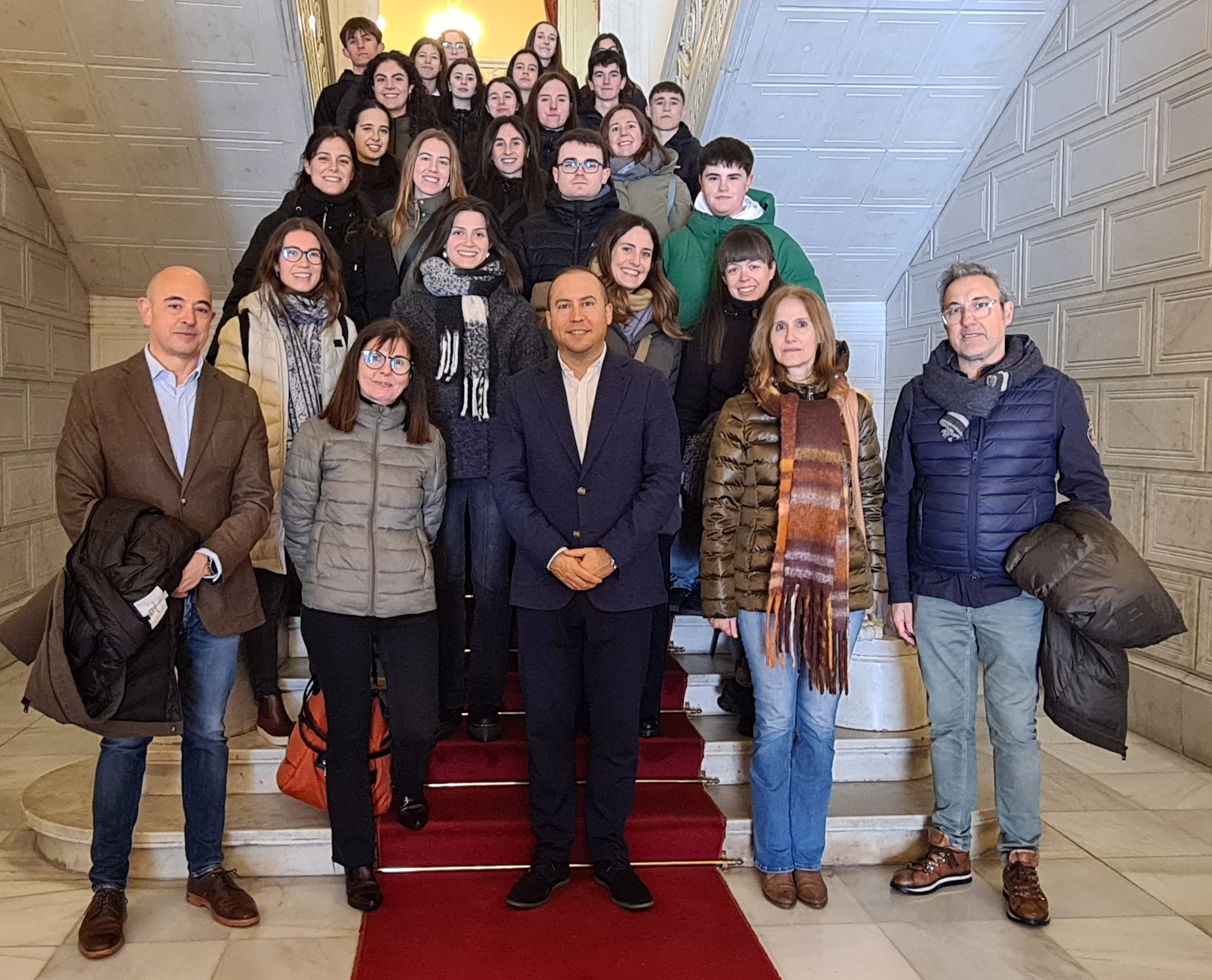 El concejal de Educación junto al grupo de acordeones de la Escuela de Música de Hernani