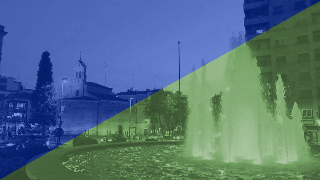 La fuente de la Puerta de Zamora de azul y verde con motivo del Día Mundial de la Visión.