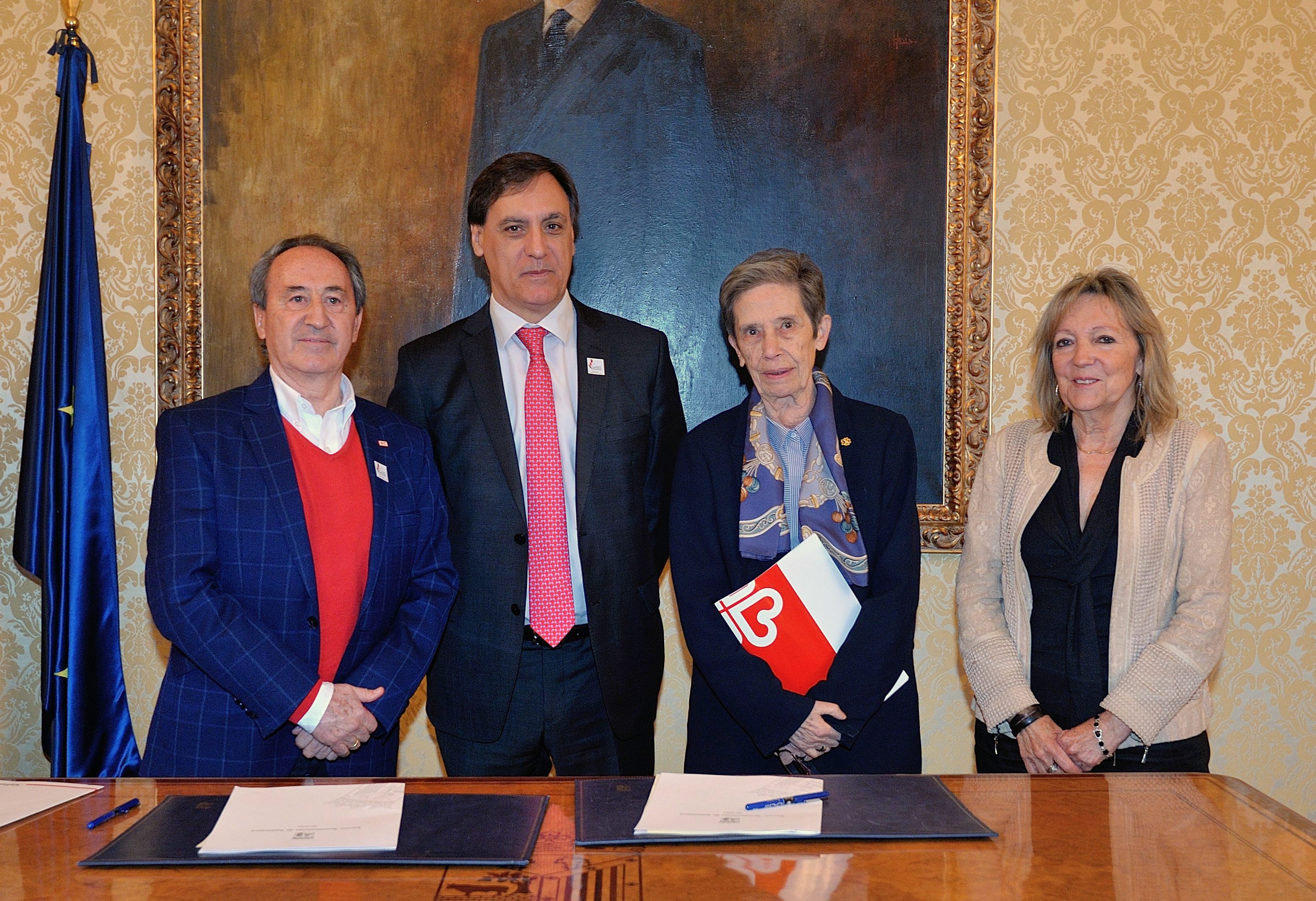 El alcalde de Salamanca  junto a Carmen Calzada y Jesus Juanes