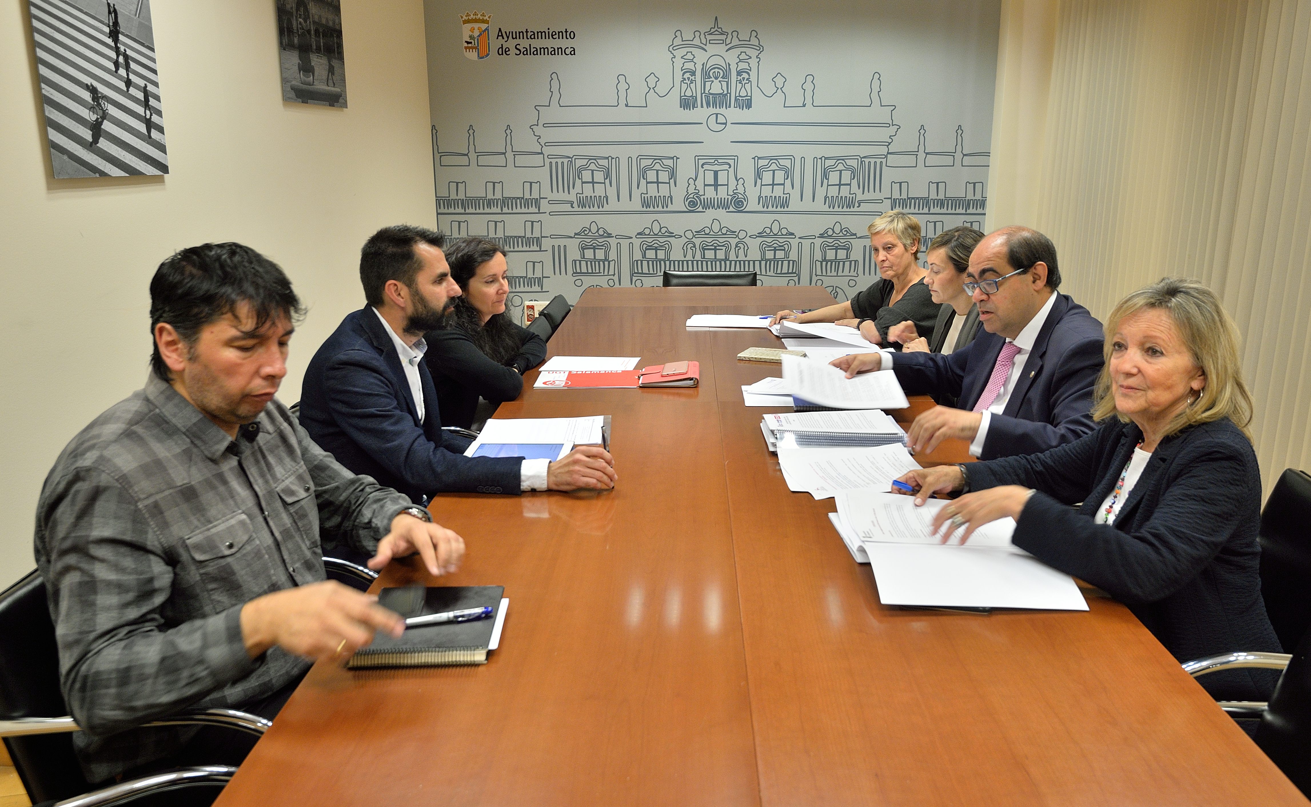 Imagen de una de las reuniones mantenida esta manana