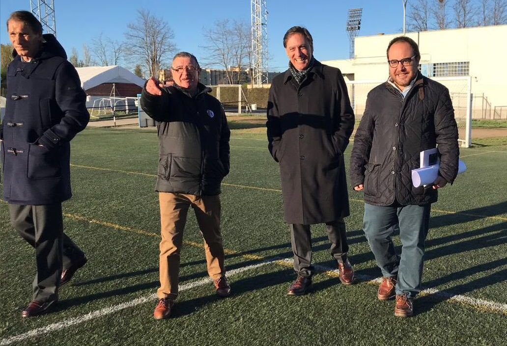 Visita del alcalde de Salamanca y el concejal de Fomento al campo del  Tori