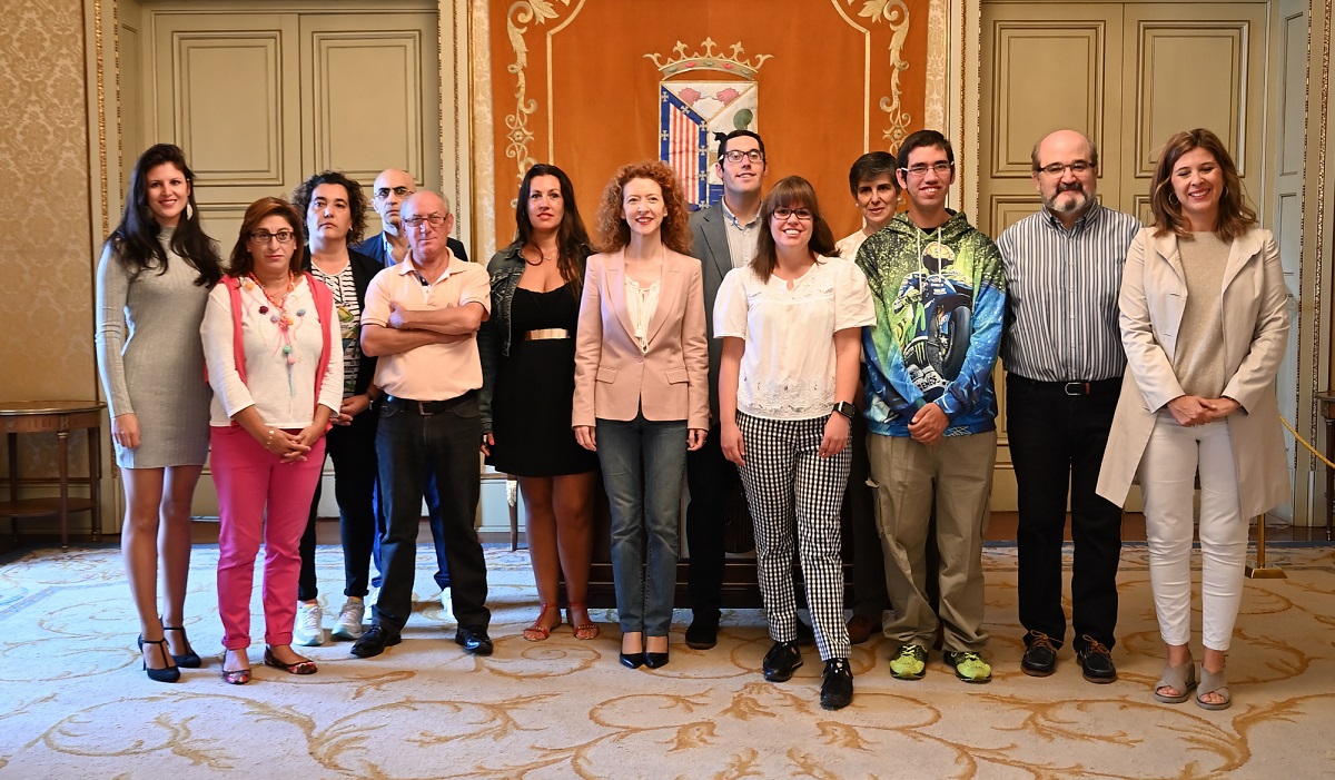 La concejala de Familia e Igualdad de Oportunidades durante la entrega de diplomas