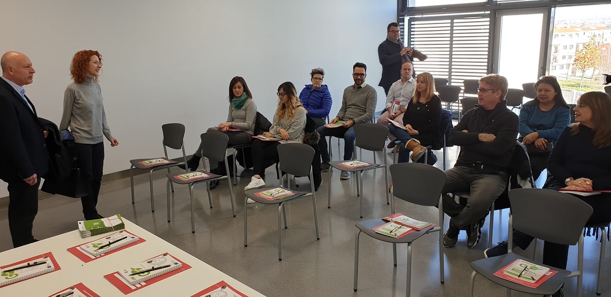Juan Jose Sanchez y Ana Suarez durante su visita al inicio de los cursos