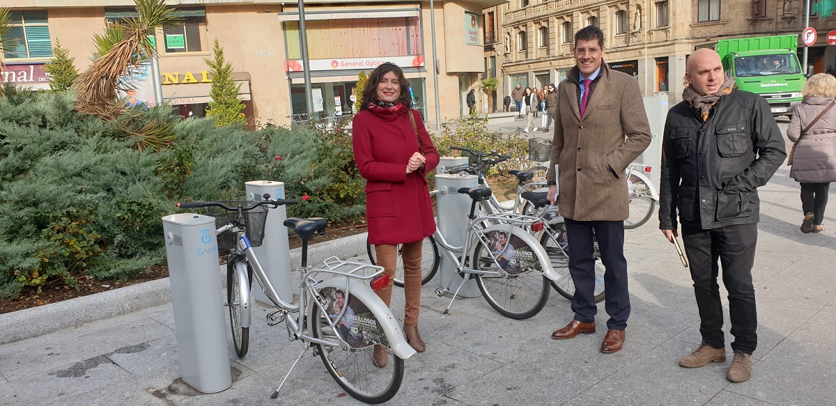 Presentacion de una de las nuevas bases de bicicletas