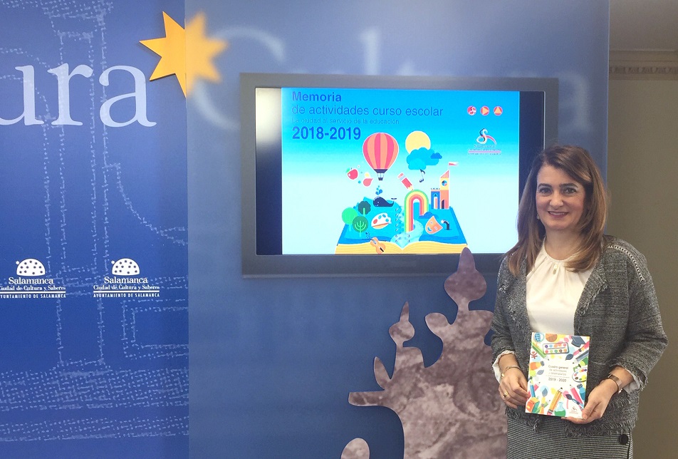 La concejala de Educacion y Cultura  Maria Victoria Bermejo