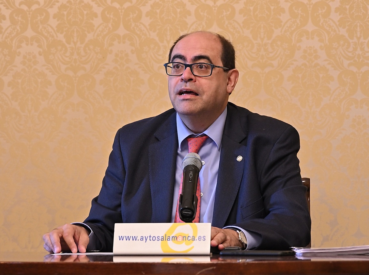 El concejal de Hacienda y Regimen Interior  Fernando Rodriguez