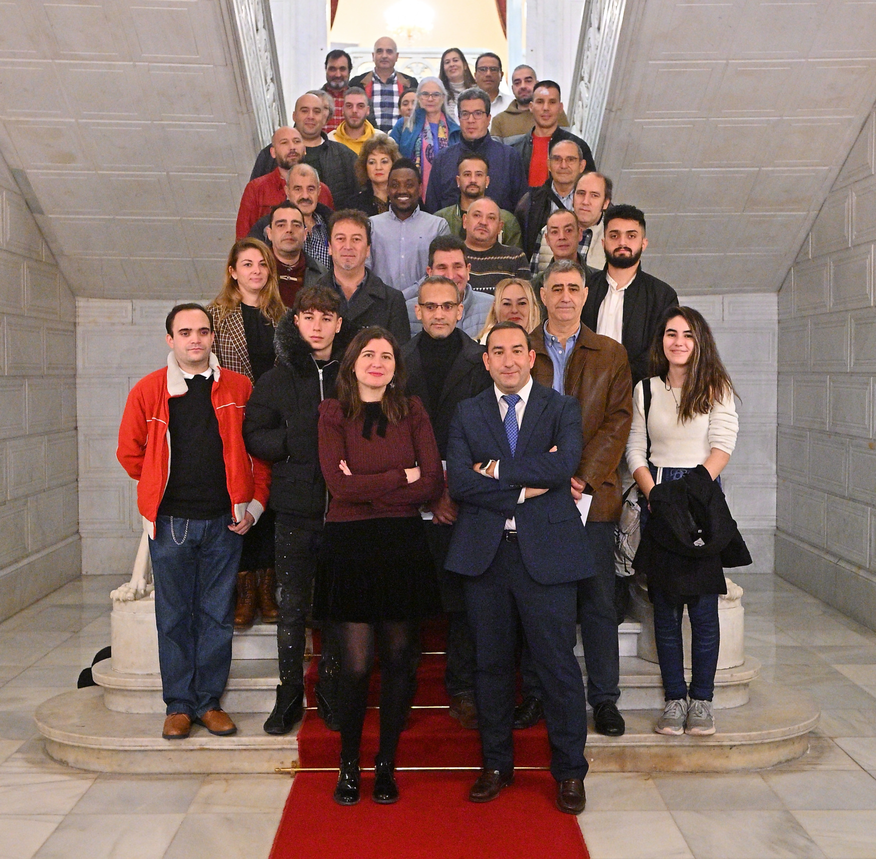 Foto de familia de los alumnos que han terminado las acciones formativas en el CEFOL