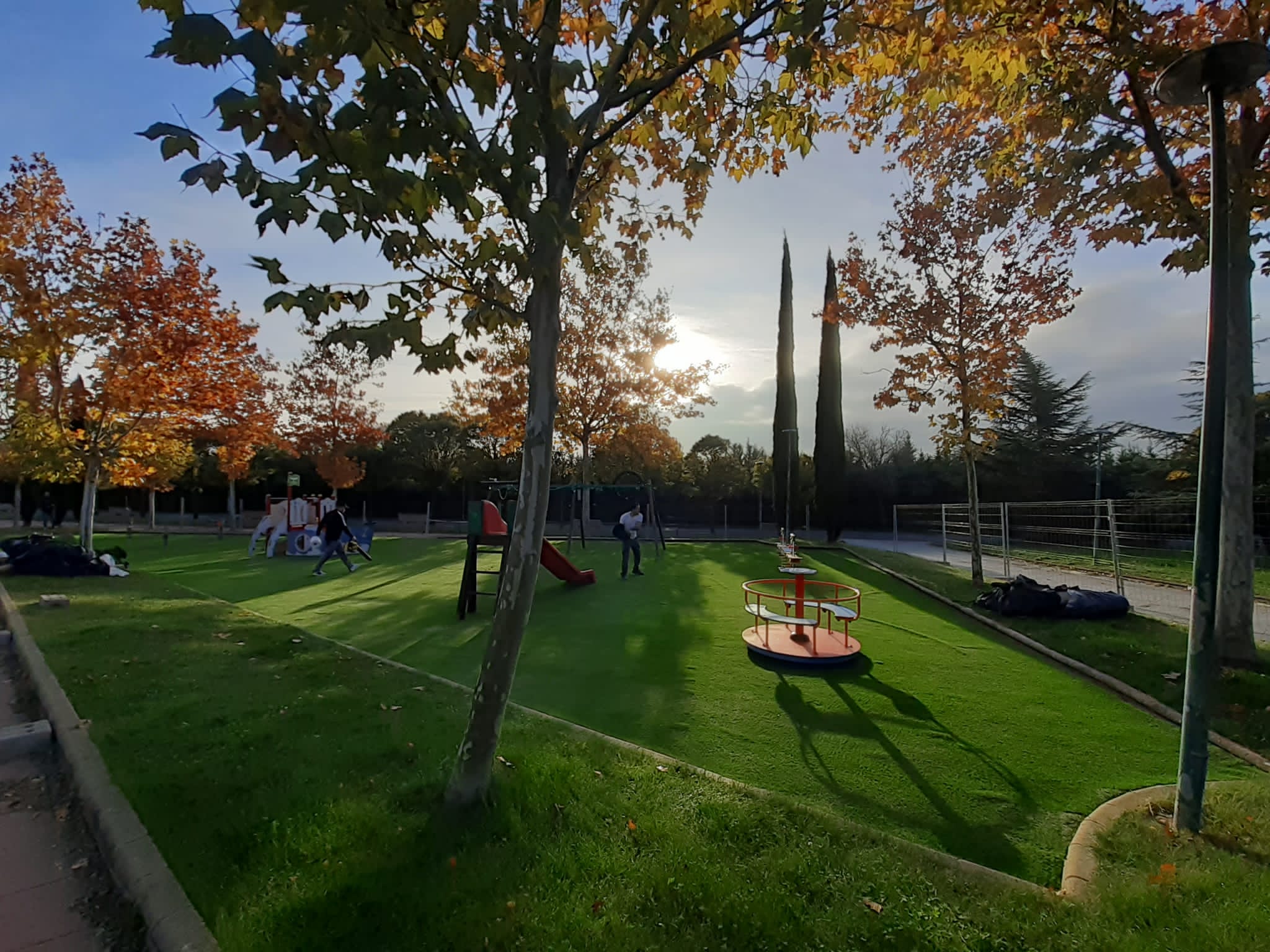 Mejoras en la zona de juegos infantiles de la calle de los Mozarabes