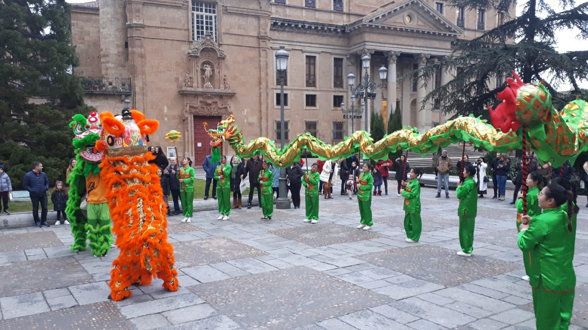 Uno de los pasacalles celebrados con motivo del Ano Nuevo Chino en Salamanca