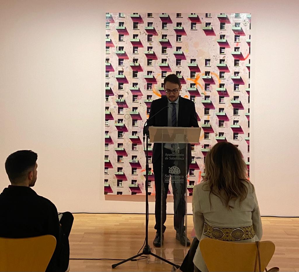 El DA2 acoge la exposicion  Cuidado con el perro