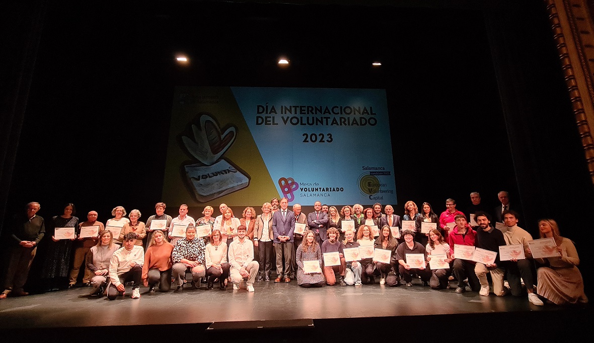 Autoridades y todas las personas y entidades homenajeadas
