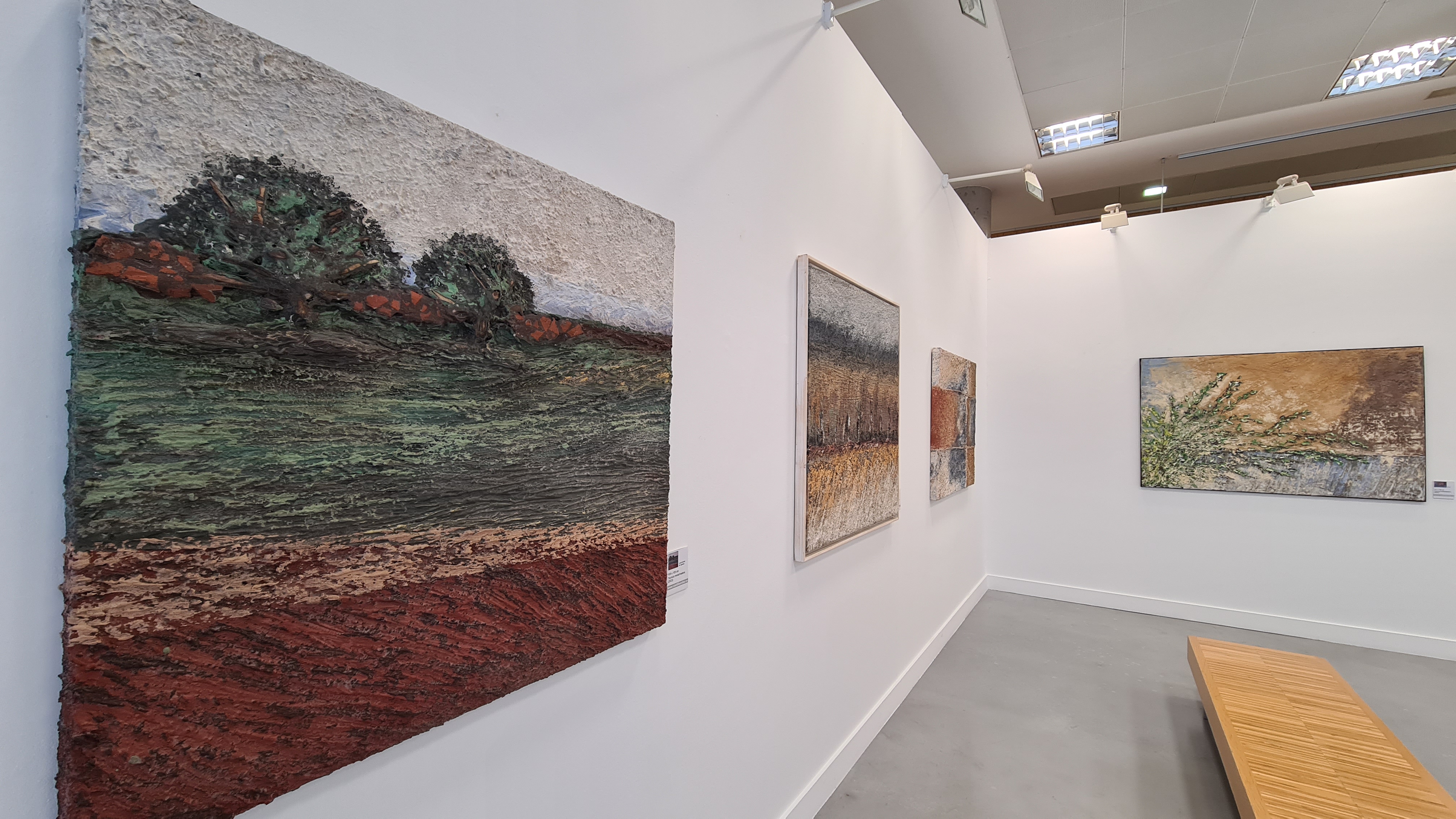 Exposicion  Barros y arcillas  de Javier Castilla Ordaz en el CMI Julian Sanchez  El Charro