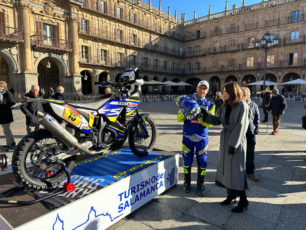 Parres y Santolino  esta manana en la Plaza Mayor