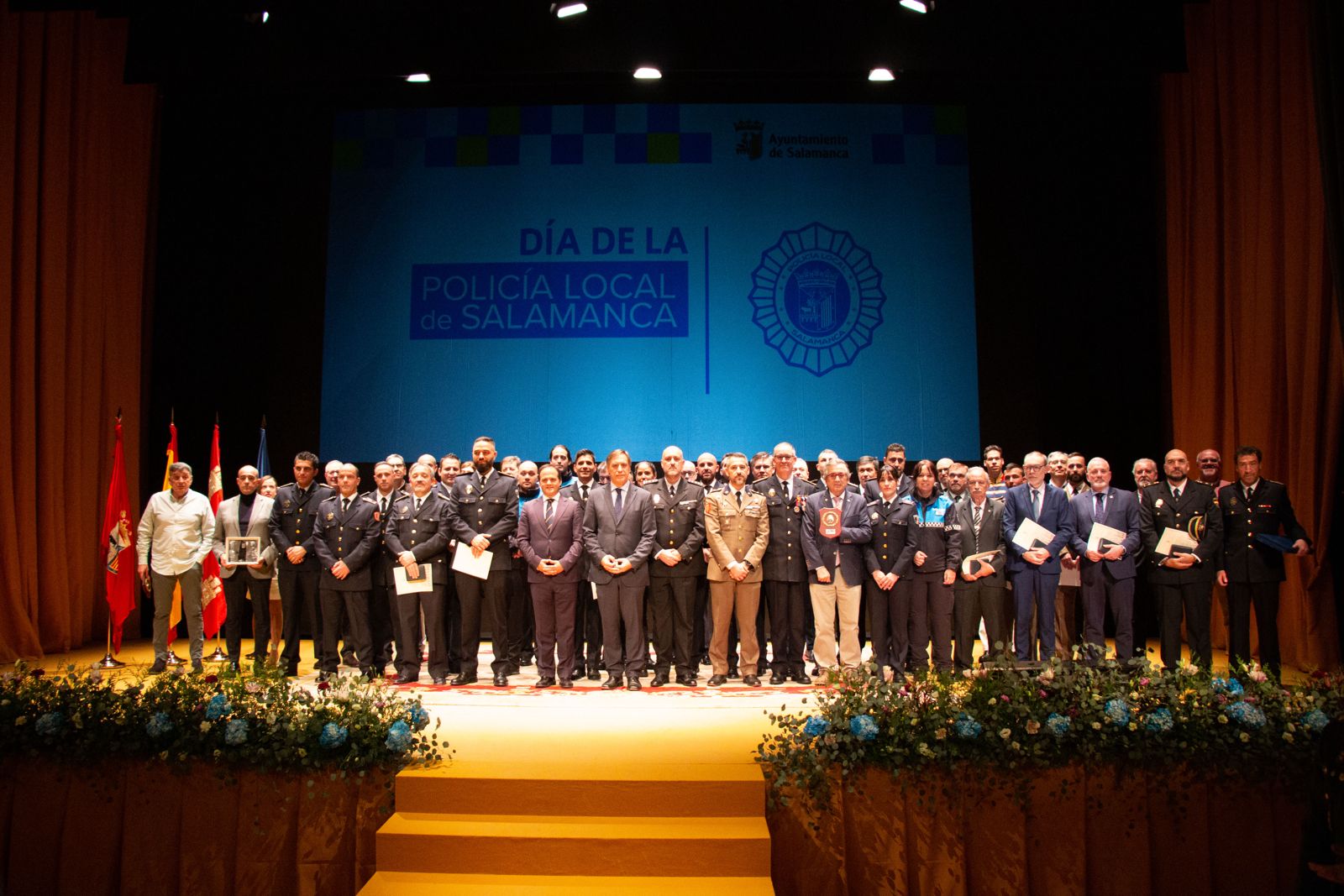 Galardonado con los reconocimientos del Dia de la Policia