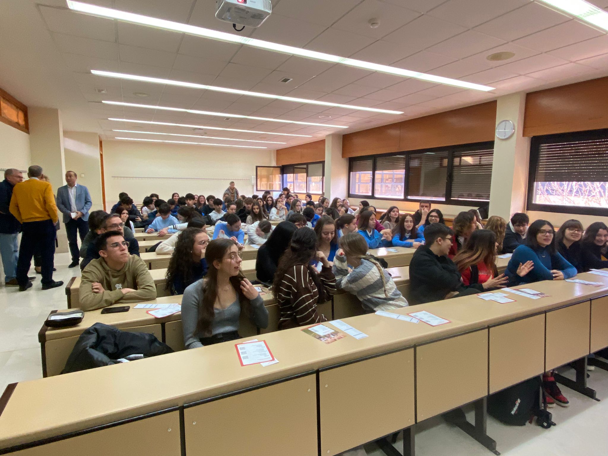 Participantes en uno de los talleres de orientacion universitaria