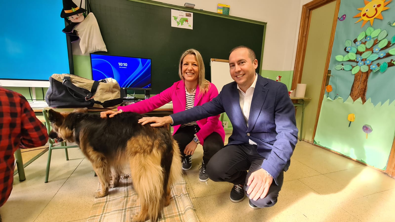 Presentacion de los talleres  Aprende a cuidar tu mascota  y  Mis mascotas