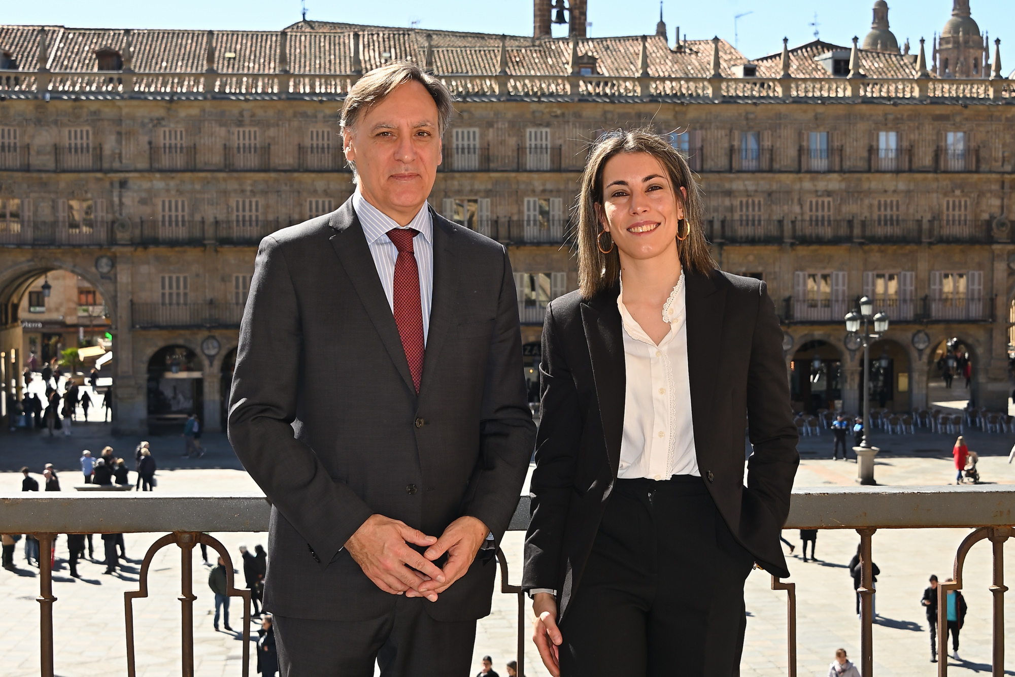 Recepcion de Carlos Garcia Carbayo a la cocinera Sara Camara