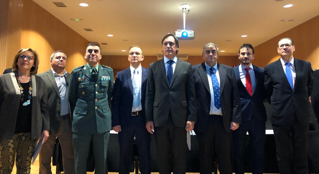 Autoridades durante la inauguracion de la jornada