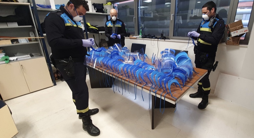 Policia Local de Salamanca con pantallas faciales