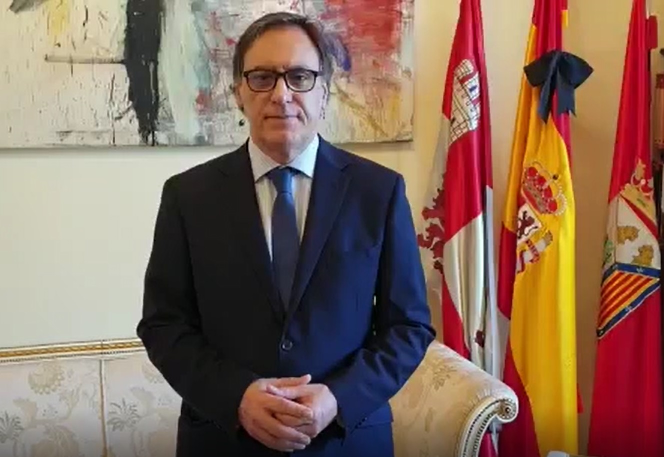 El alcalde inaugura la Feria del Libro  en Casa