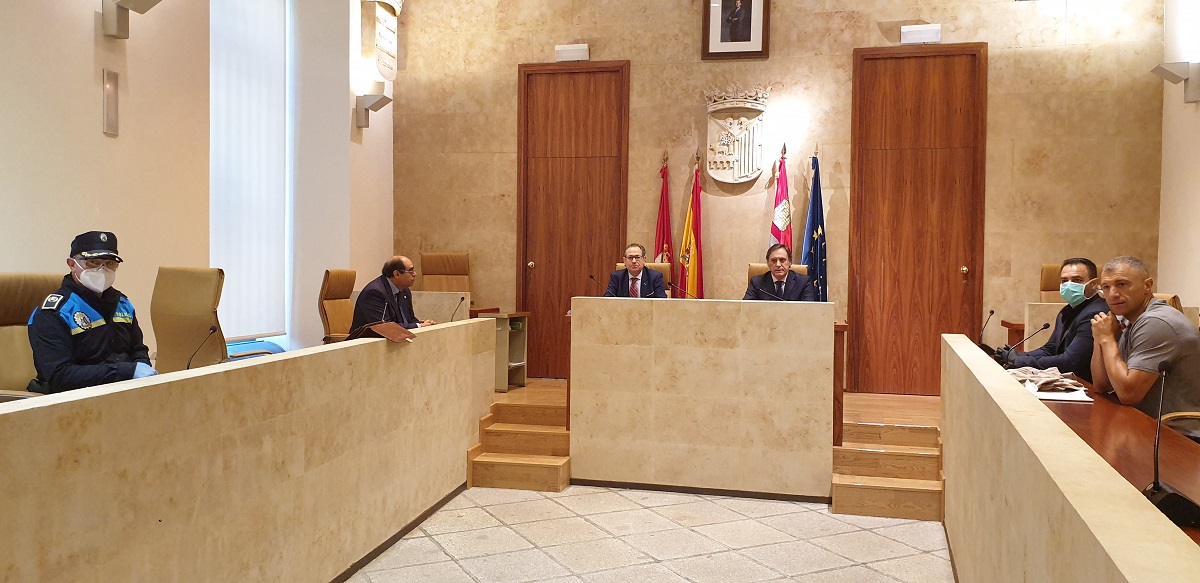 Imagen de la reunion de la comision mixta de terrazas