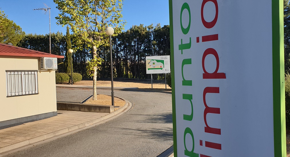 Entrada al Punto Limpio ubicado en el barrio de la Chinchibarra
