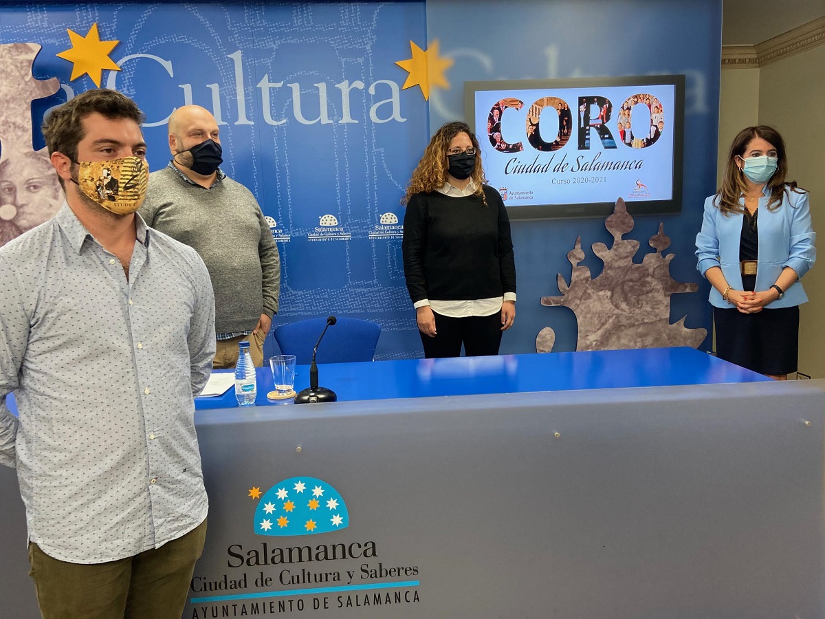 La concejala de Educacion  Maria Victoria Bermejo  ha presentado las novedades del coro