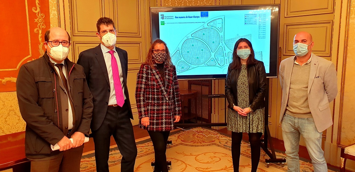 La concejala de Medio Ambiente  Parques y Jardines  y tecnicos municipales