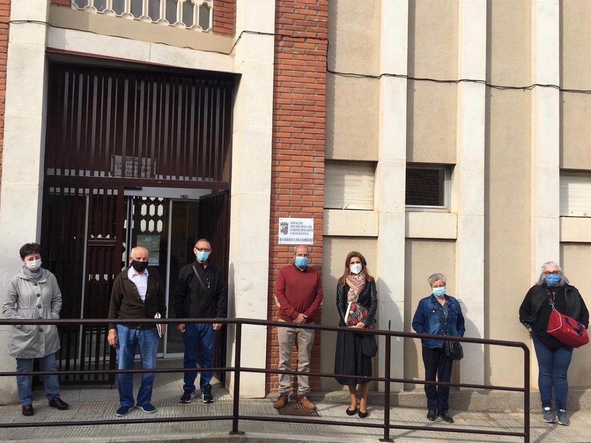 Reunion de la concejala Almudena Parres con vecinos de Chamberi
