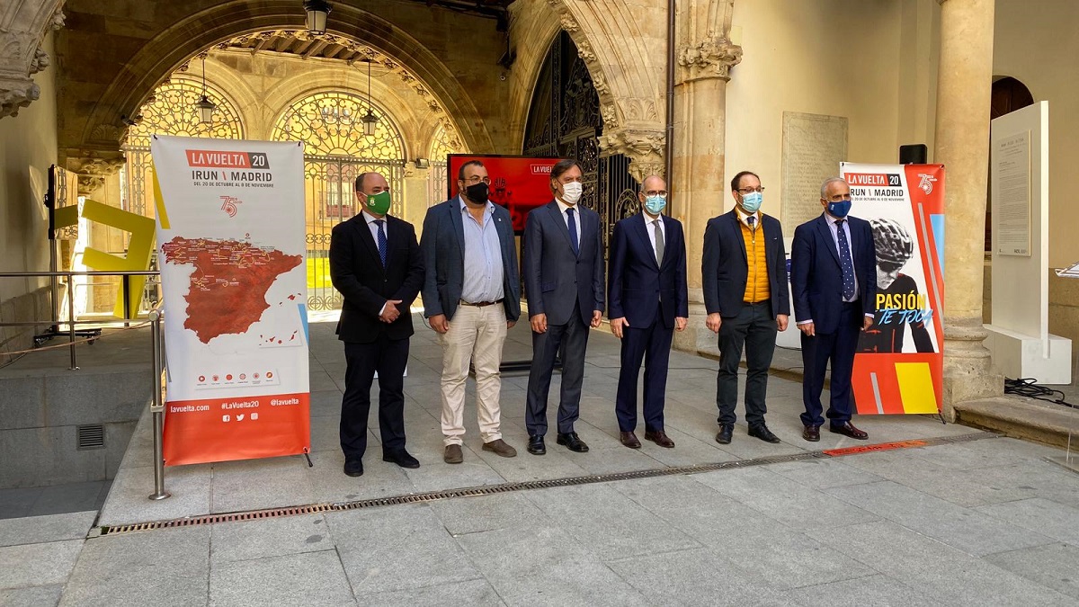 El alcalde de Salamanca  Carlos Garcia Carbayo  en la presentacion de las etapas de La Vuelta
