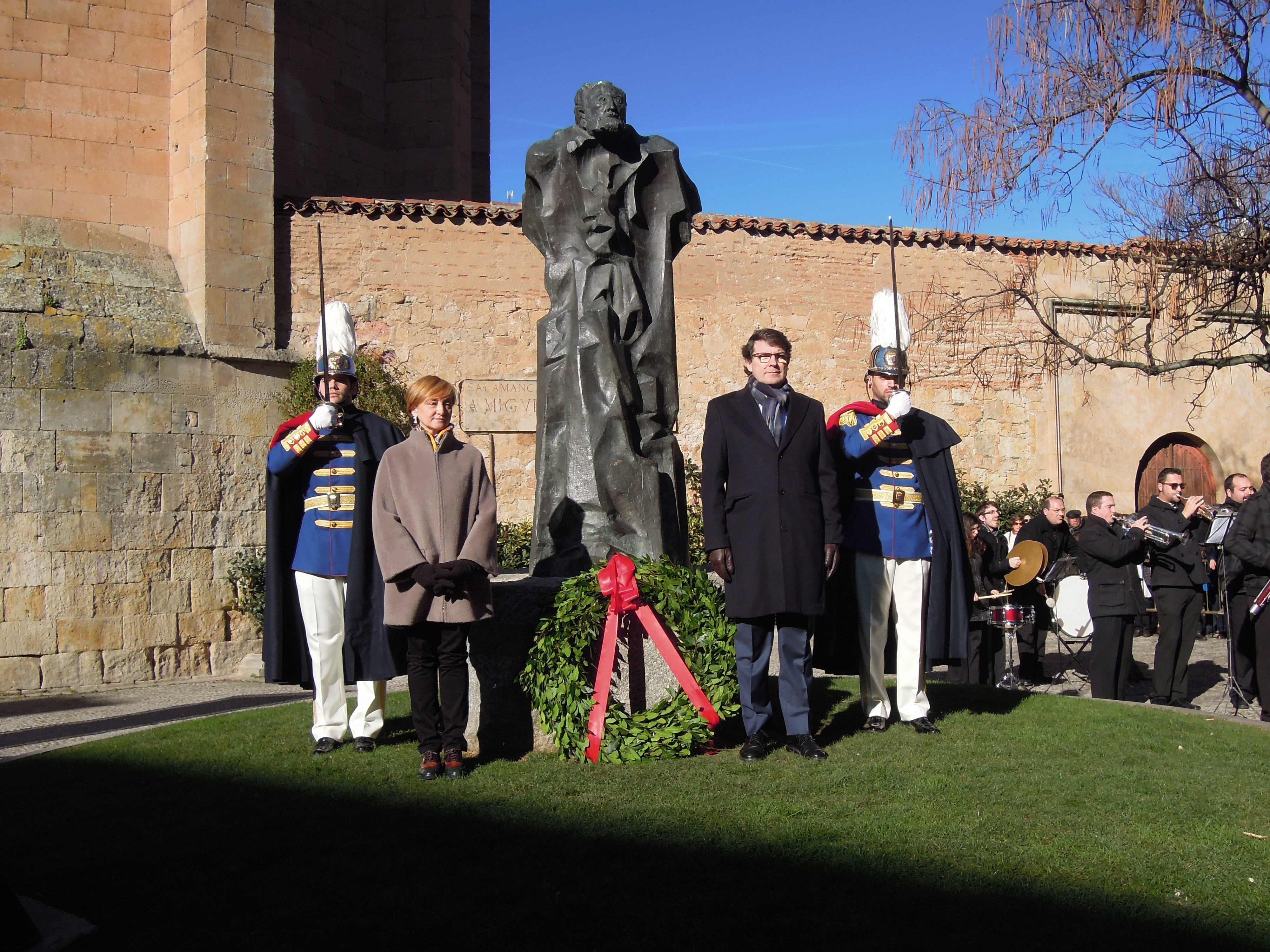 Fernandez Manueco y Chaguaceda  en la Ofrenda a Miguel de Unamuno