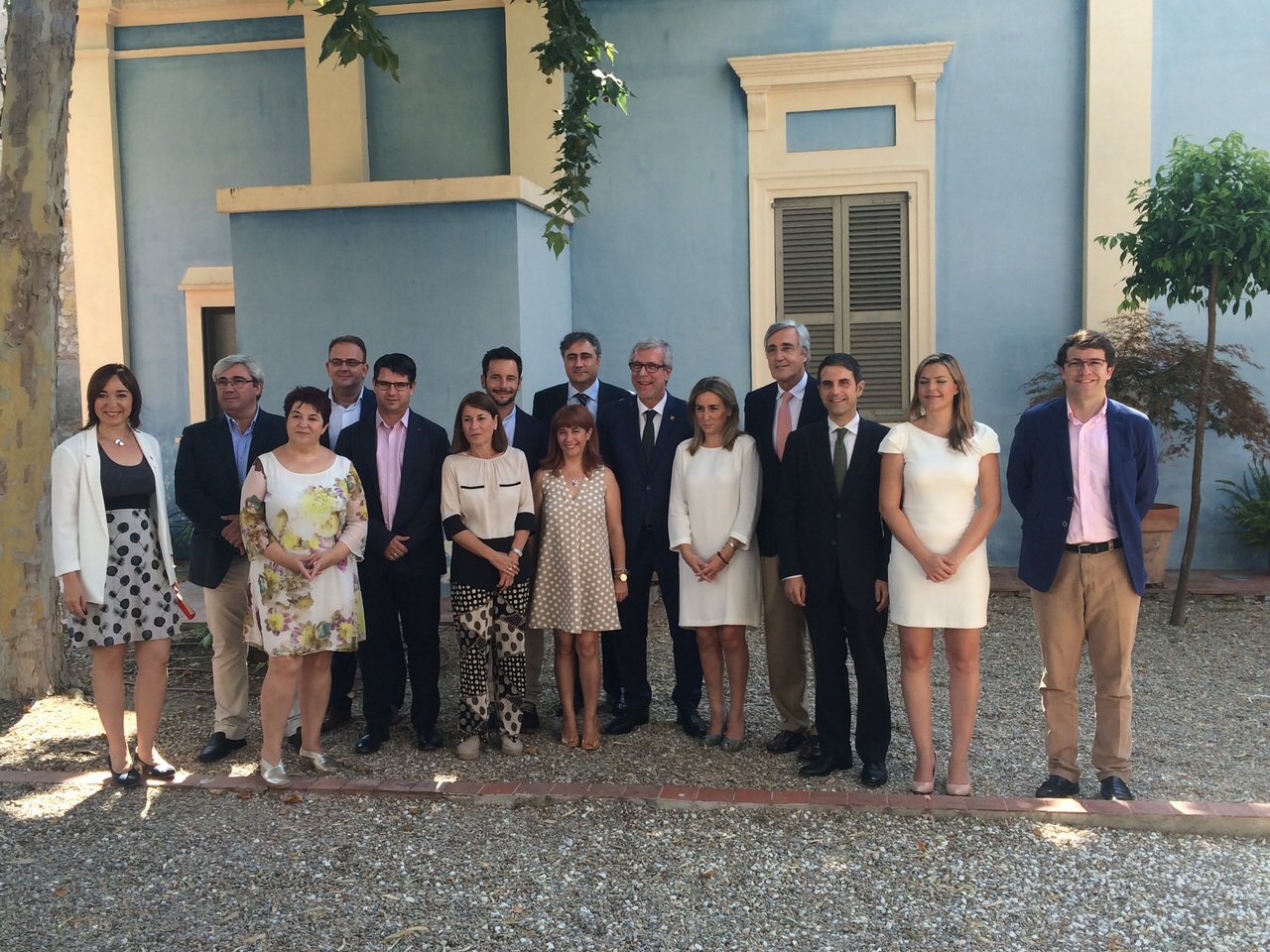 El alcalde de Salamanca  en la foto de familia previa a la asamblea del Grupo