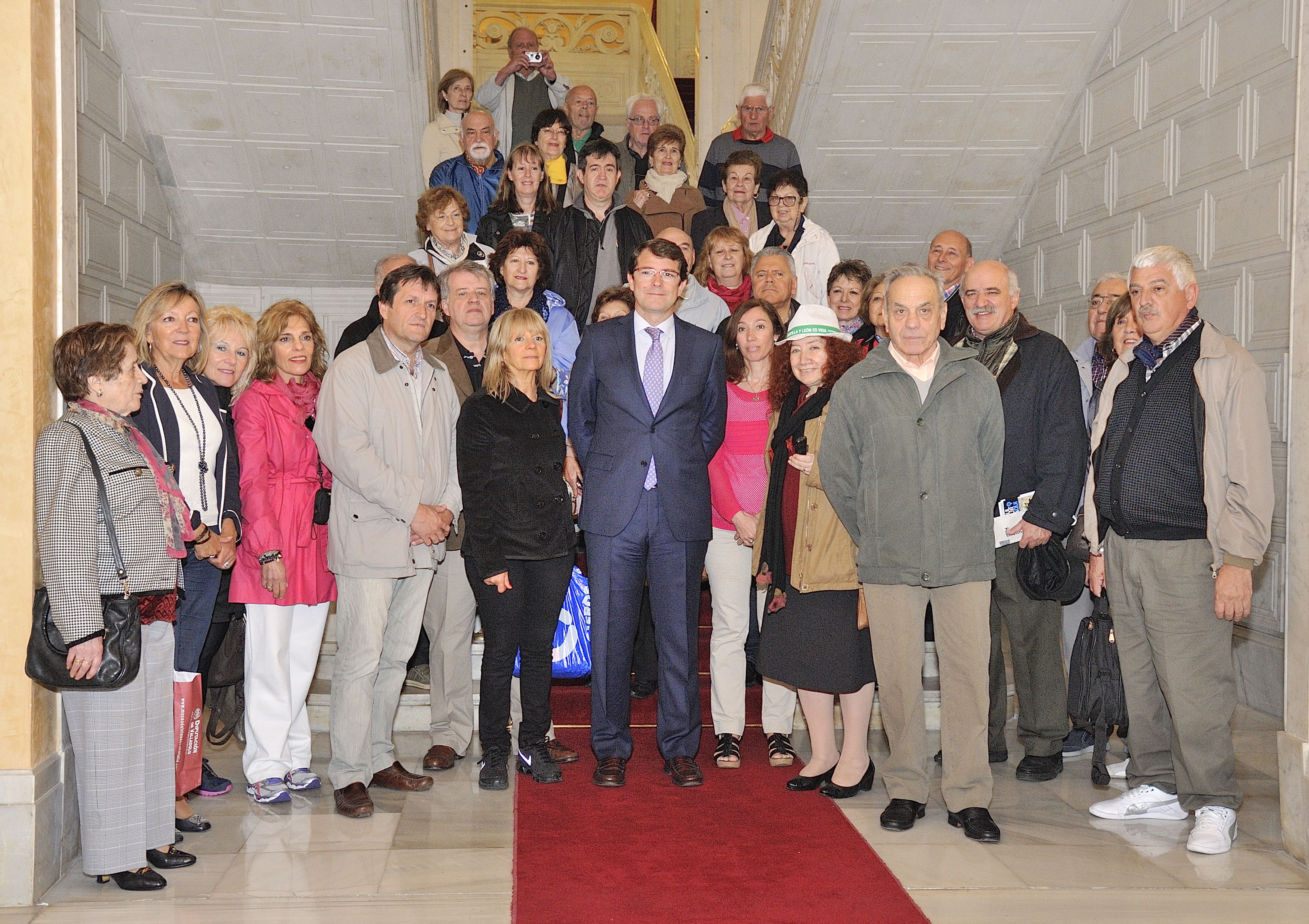 El alcalde recibio en el Ayto. a este grupo de 39 argentinos descendientes de castellanos y leoneses
