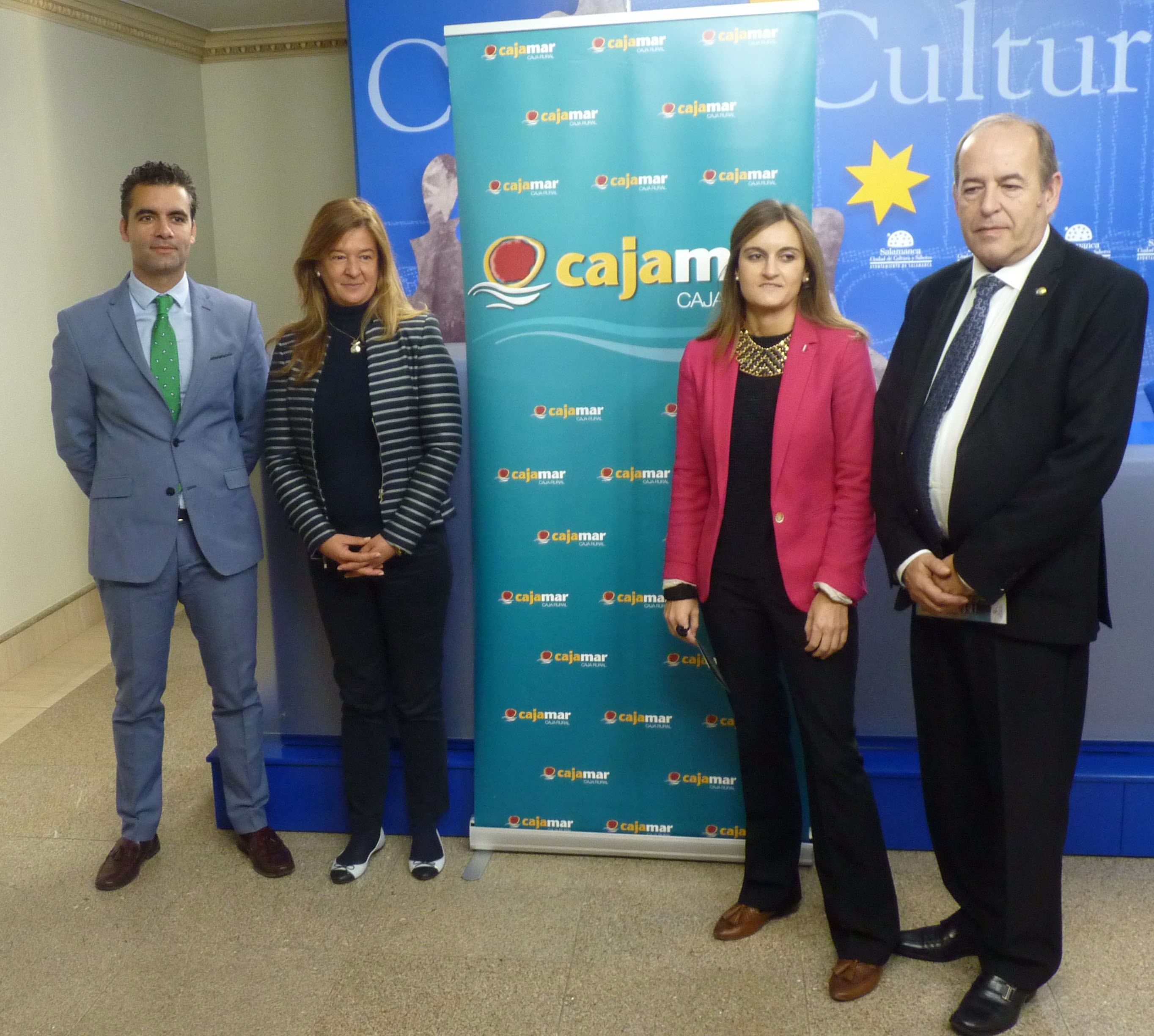 La Concejala de Educacion junto a responsables de Cajamar