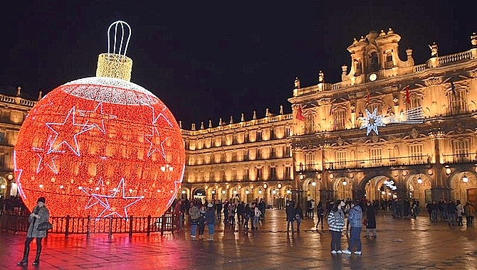 La Plaza Mayor de Salamanca mantendra la ornamentacion de la pasada edicion tras la buena acogida