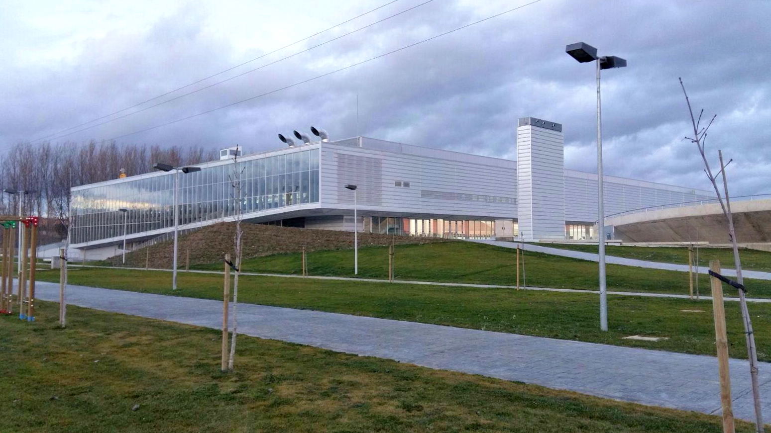 La Ciudad Deportiva de la Aldehuela ofrece en su extension un total de 233.372 metros cuadrados