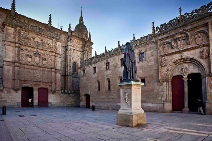 Patio de Escuelas Mayores de la Universidad de Salamanca