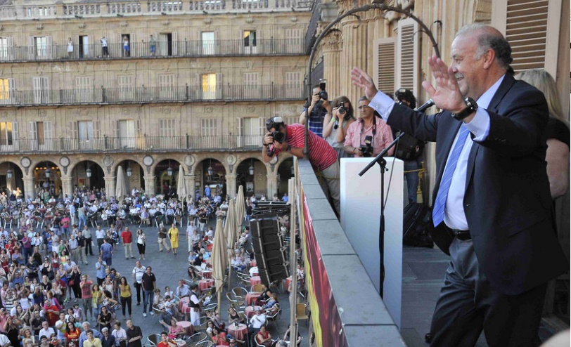 El Ayuntamiento quiere distinguir a una persona conocida y orgullosa de sus origenes