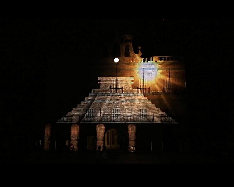 Instante de la representacion en la Plaza Mayor