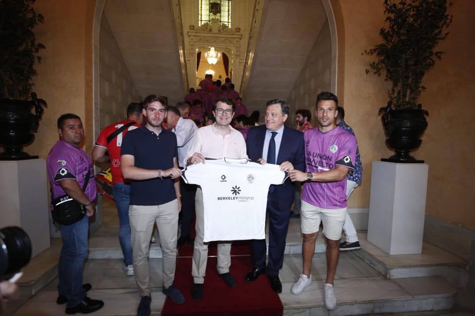 Alfonso Fernandez Manueco ha recibido al Club de Futbol Salmantino UDS