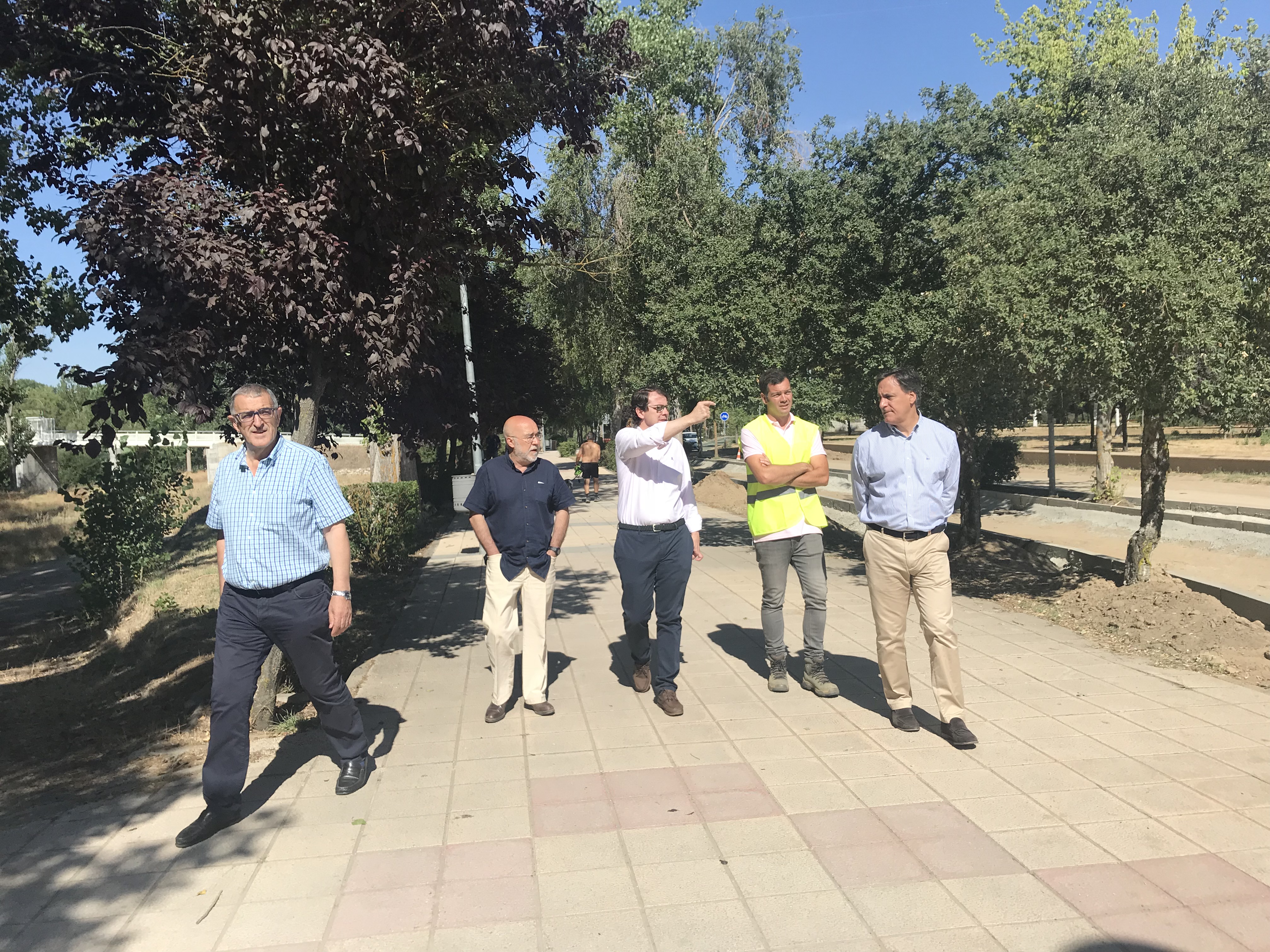 Visita  del Alcalde  Alfonso Fernandez Manueco  a las mejoras en La Aldehuela