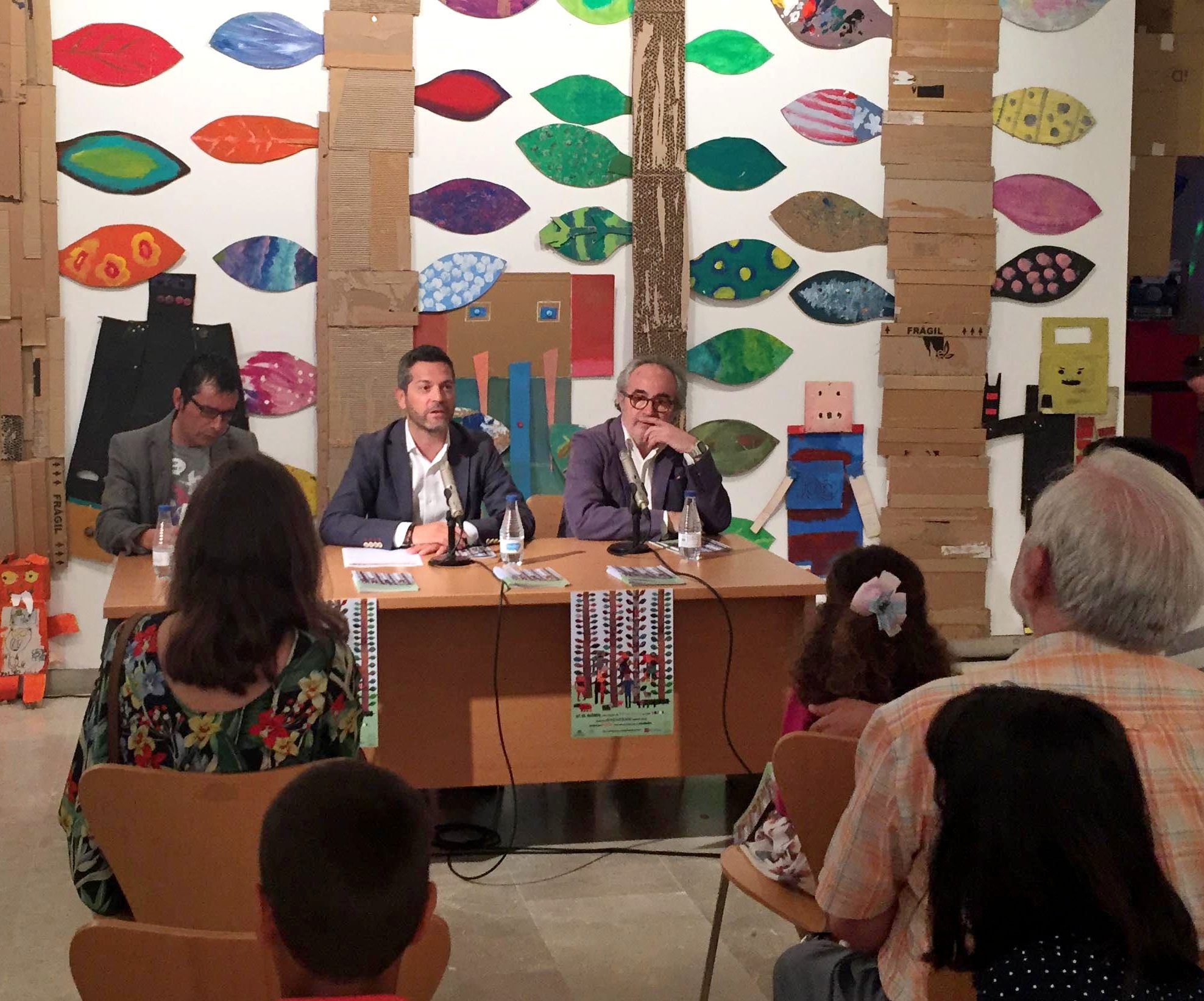 Presentacion de  En el bosque  una historia de princesas y otras cosas