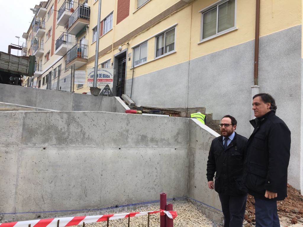 Los Concejales de Obras y de Urbanismo  respectivamente