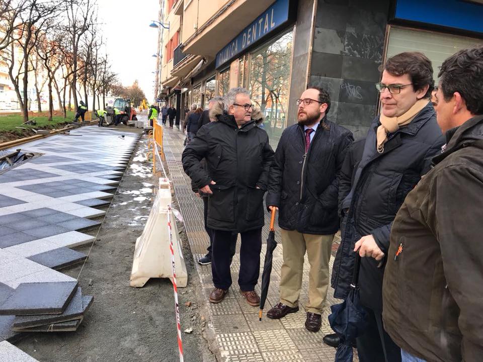 El alcalde de Salamanca ha visitado esta manana las obras de mejora de accesibilidad