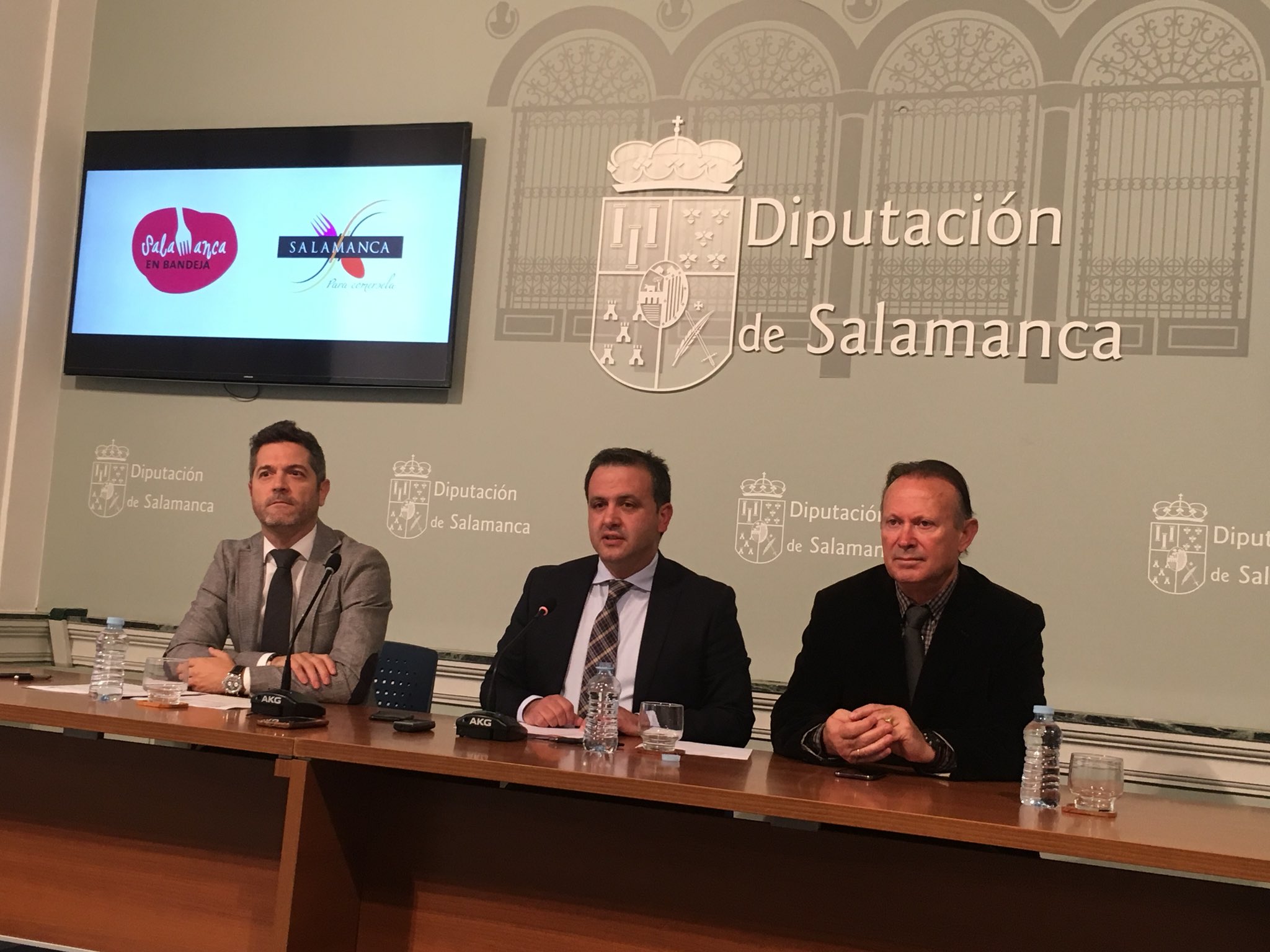 El concejal de Turismo  Julio Lopez Revuelta y el Diputado de Turismo y Patrimonio Artistico