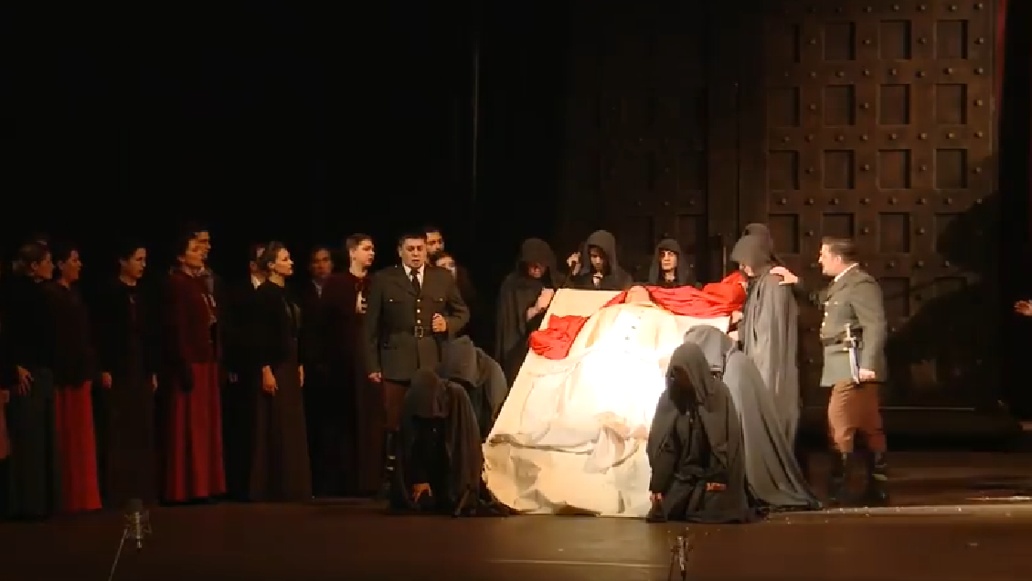 Opera Macbeth  interpretada por la orquesta y coro de la Opera Nacional de Moldavia