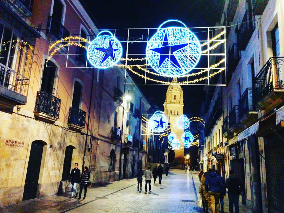 Salamanca estrena esta tarde la iluminacion navidena en cerca de ochenta calles  plazas y glorietas
